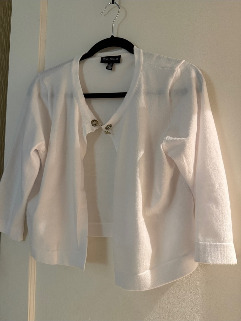 Nina Leonard White Cropped Open-Front Jacket with Decorative Clasp
